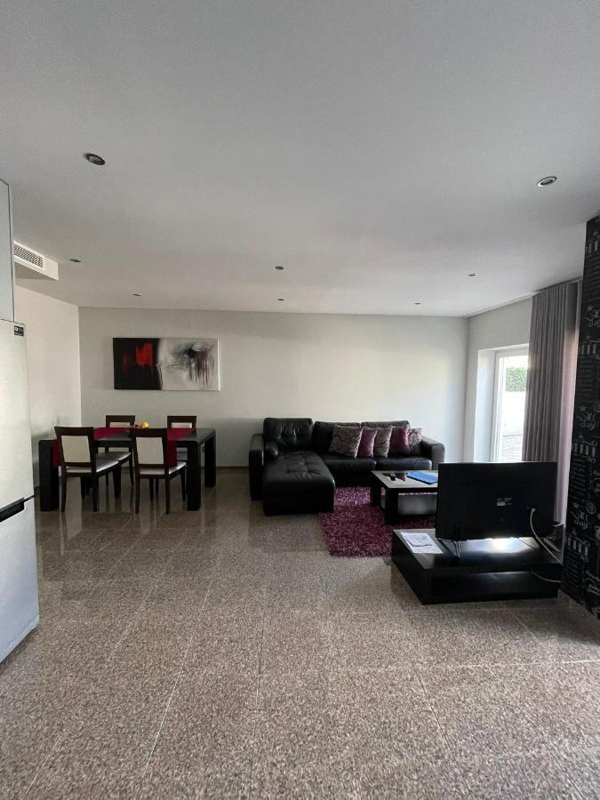 Апартаменты Oporto House Al Мая Экстерьер фото